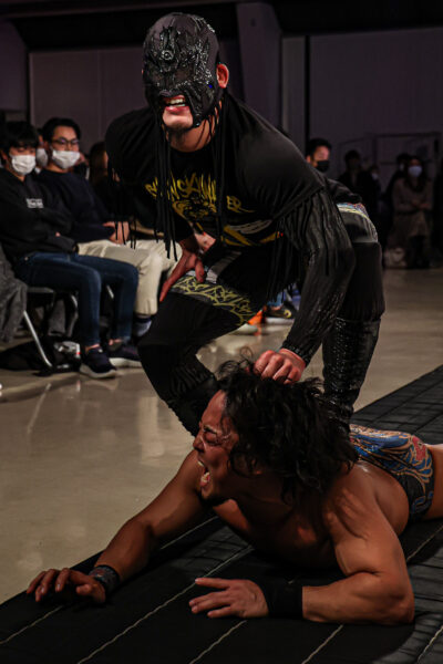 Shun Skywalker brawls outside the ring