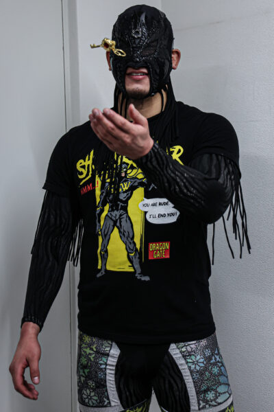 Shun Skywalker poses backstage